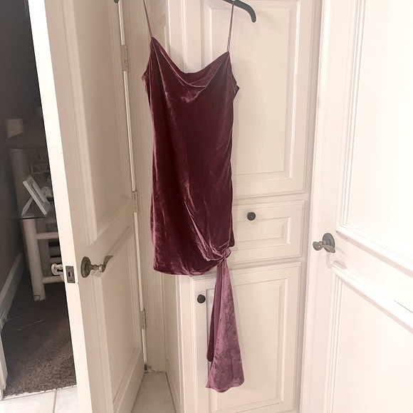 🎉HP🎉Cinq à Sept Velvet Ryder Dress 4 - Picture 5 of 5